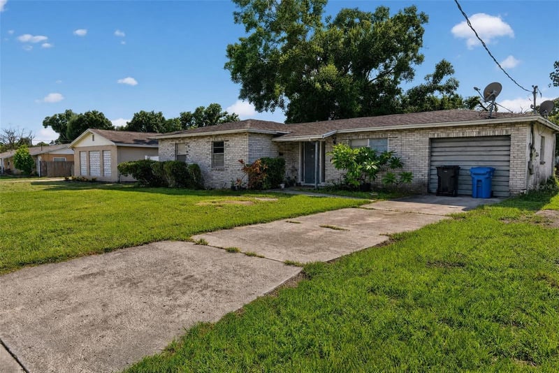 7318 Kingsbury Cir, Tampa, FL 33610