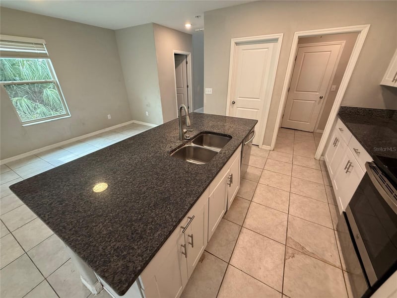 1752 Colding Dr, Ruskin, FL 33570