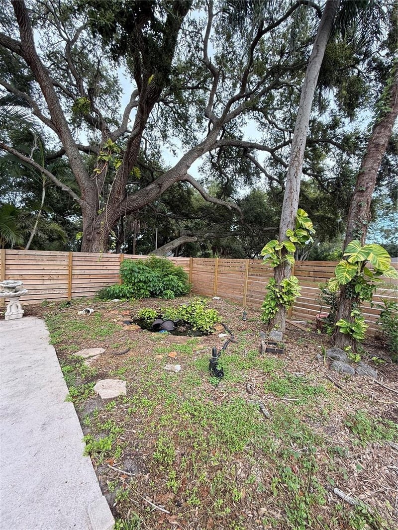 384 Lentz Rd, Belleair Bluffs, FL 33770