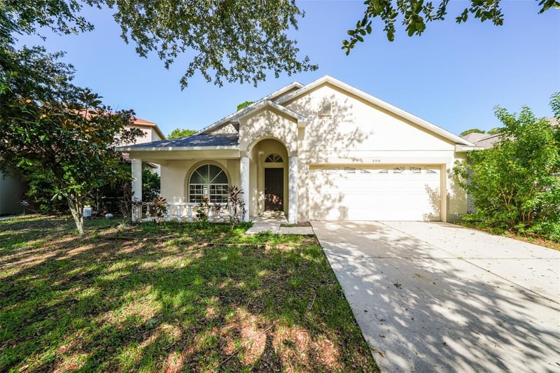 8516 Canterbury Lake Blvd, Tampa, FL 33619