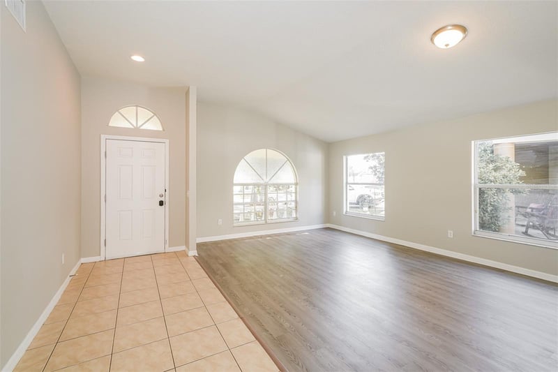 8516 Canterbury Lake Blvd, Tampa, FL 33619