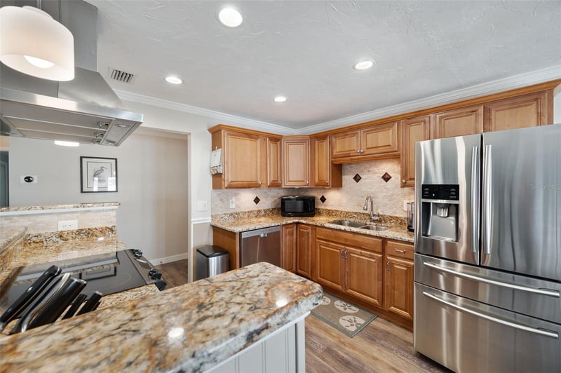 5257 Beach Dr SE #D, St Petersburg, FL 33705