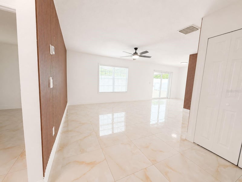 9203 Camino Villa Blvd, Tampa, FL 33635
