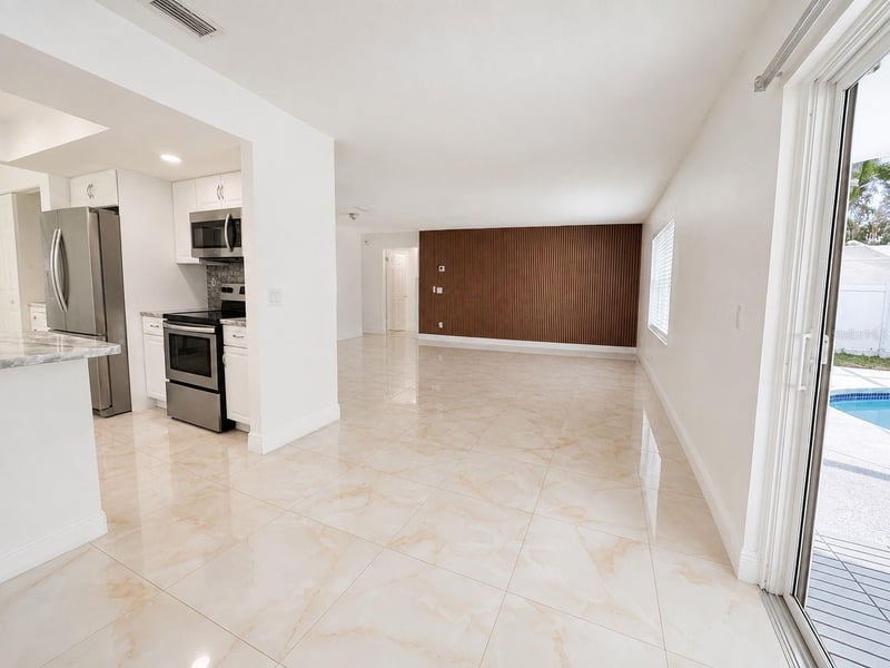 9203 Camino Villa Blvd, Tampa, FL 33635