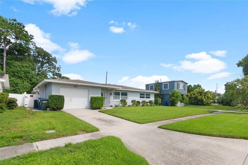 487 Lake Hill Ln, Largo, FL 33771