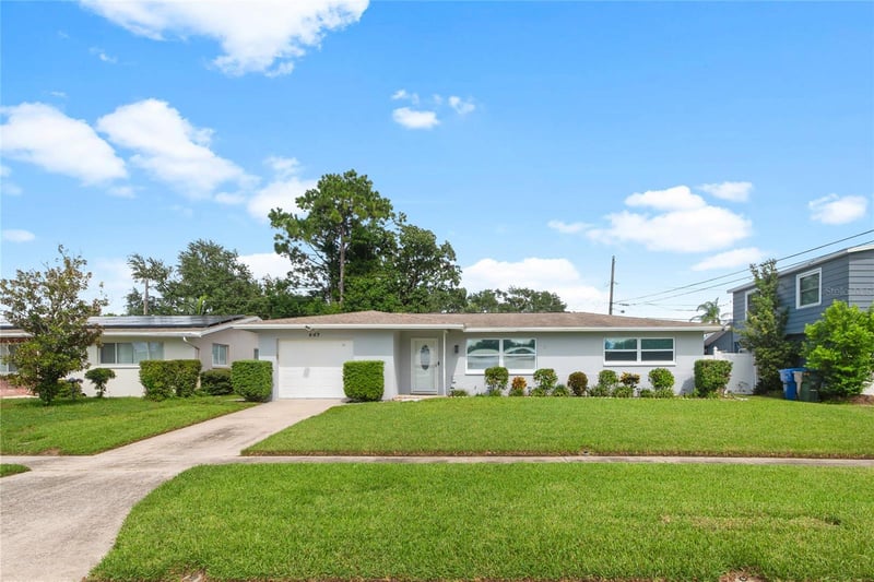 487 Lake Hill Ln, Largo, FL 33771