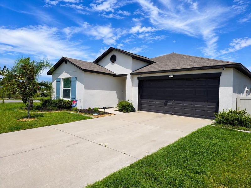 5404 Blue Azure Dr, Wimauma, FL 33598
