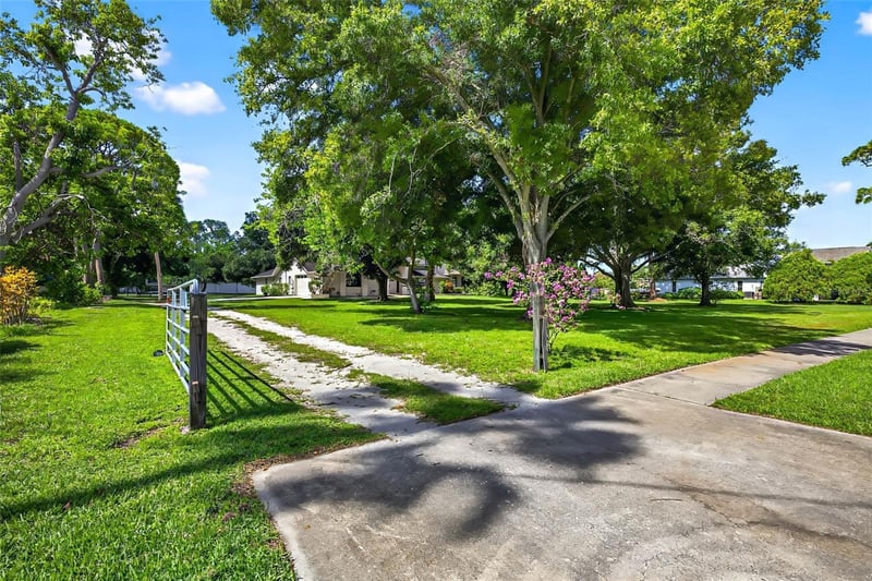 6320 66th Ave N, Pinellas Park, FL 33781