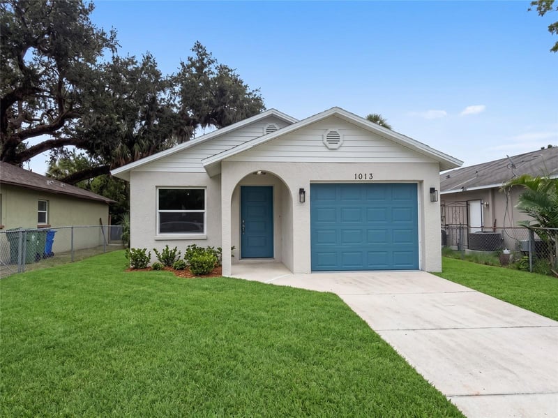 1013 6th St E, Bradenton, FL 34208