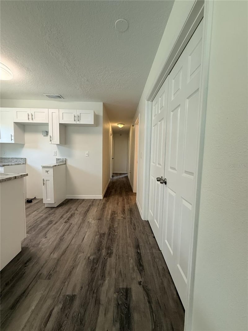 1013 6th St E, Bradenton, FL 34208
