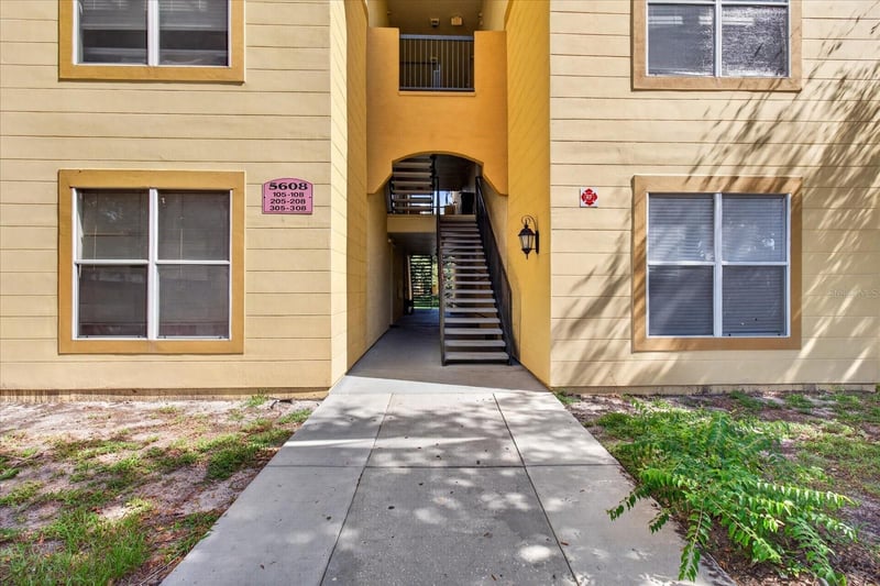 5608 Pinnacle Heights Cir #305, Tampa, FL 33624