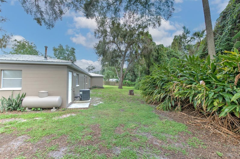 8825 Cobb Rd, Riverview, FL 33578