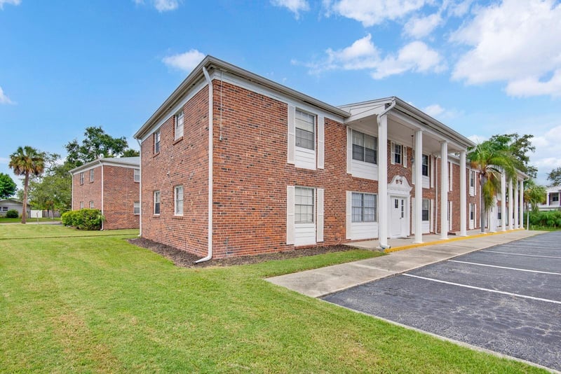 4507 9th St W #E3, Bradenton, FL 34207