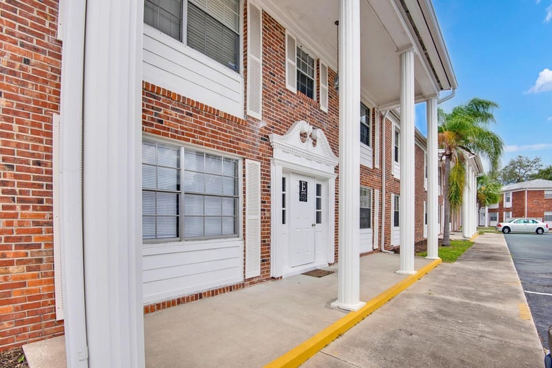 4507 9th St W #E3, Bradenton, FL 34207