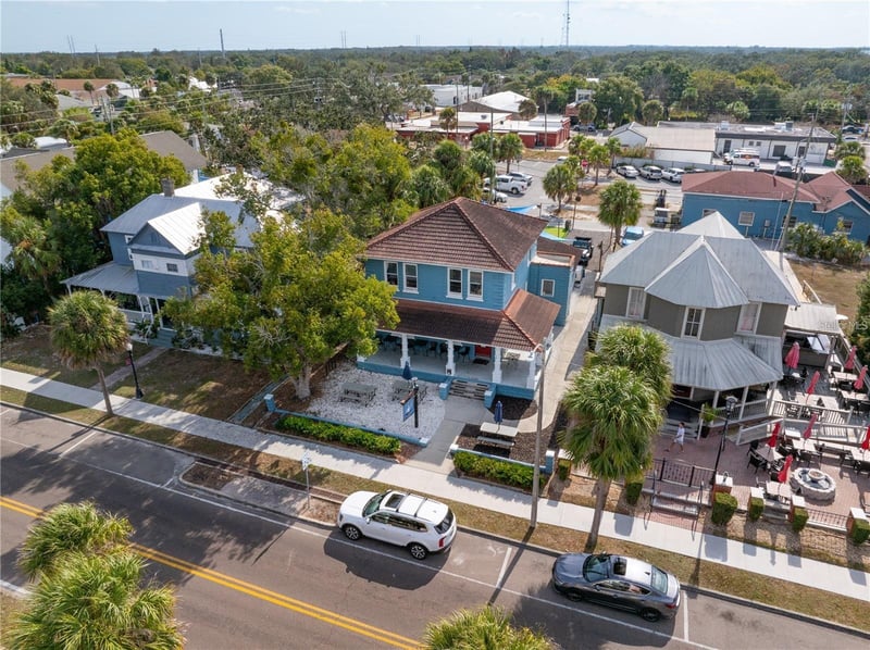 312 E Tarpon Ave, Tarpon Springs, FL 34689