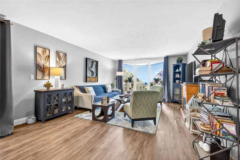 2623 Seville Blvd #207, Clearwater, FL 33764
