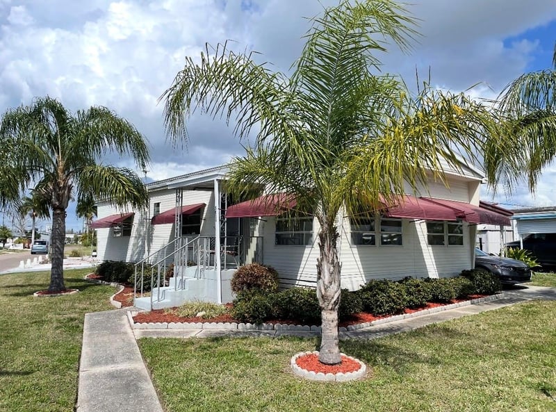 5037 9th St W, Bradenton, FL 34207