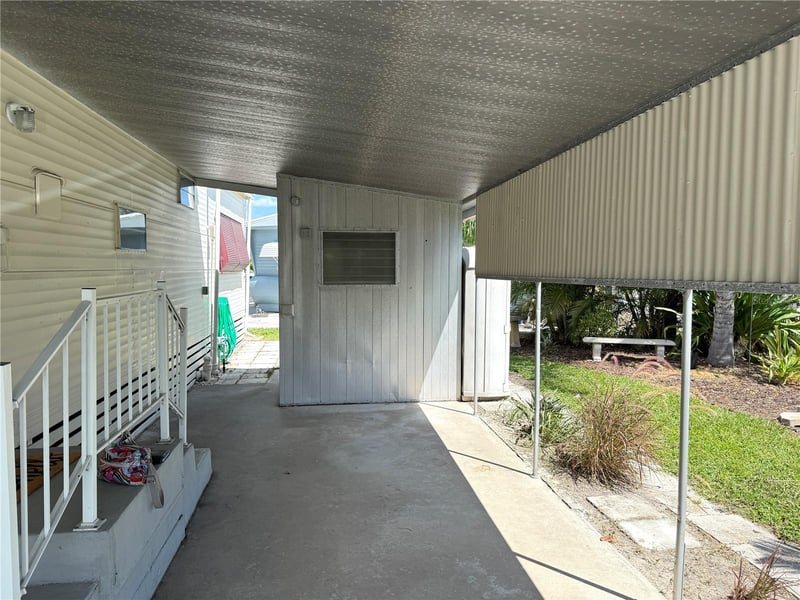 5037 9th St W, Bradenton, FL 34207