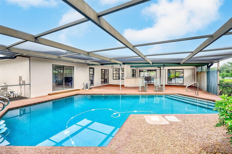 2993 Meadow Wood Dr, Clearwater, FL 33761