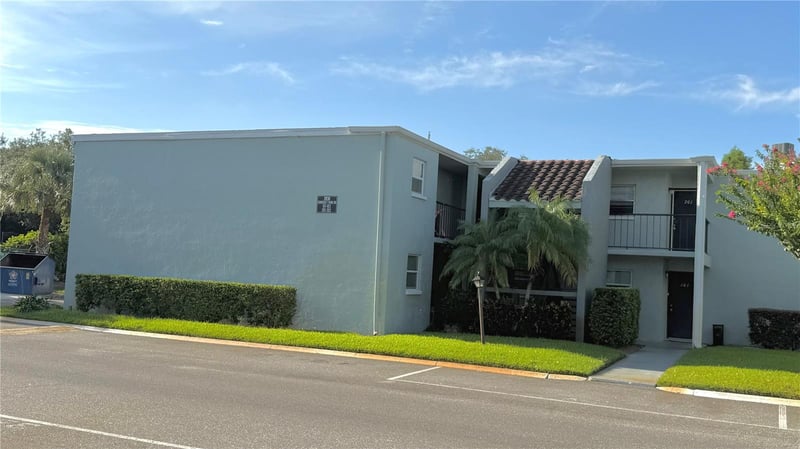 2830 Somerset Park Dr #202, Tampa, FL 33613