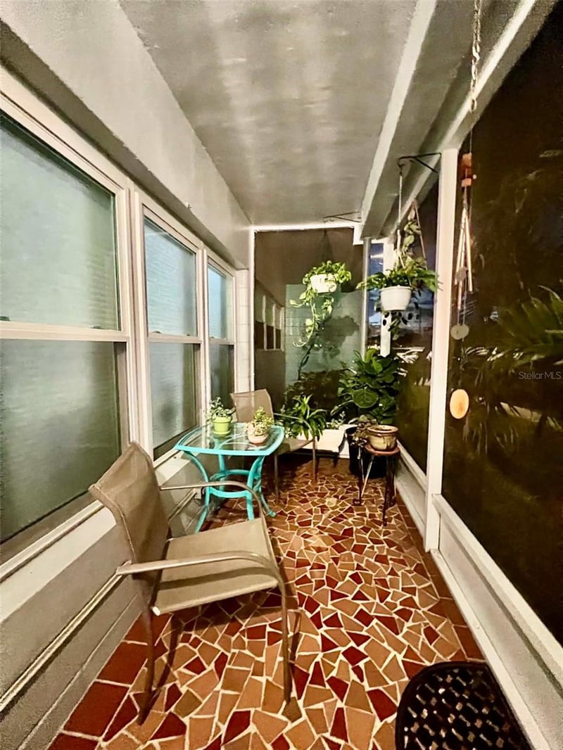 5820 N 43rd Ter N #1404, Kenneth City, FL 33709