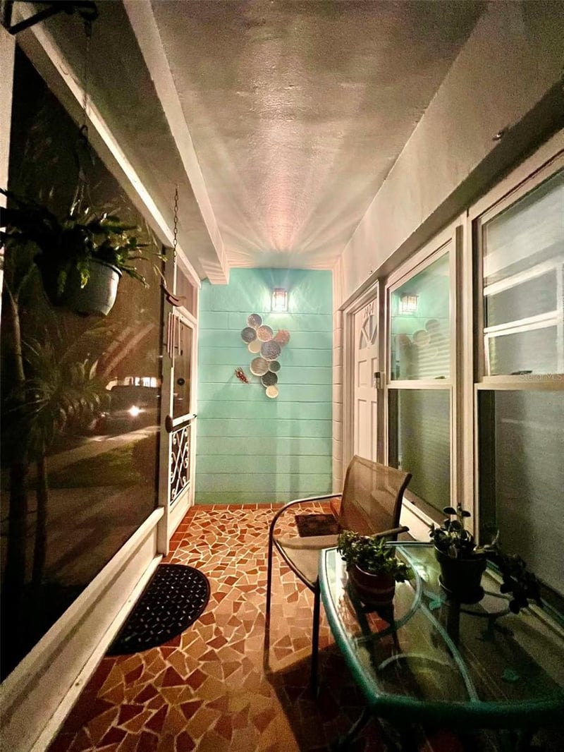 5820 N 43rd Ter N #1404, Kenneth City, FL 33709