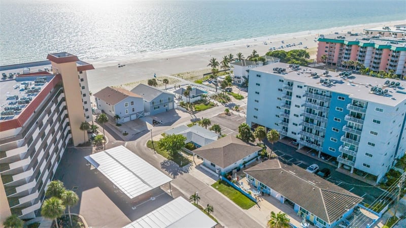 18317 Sunset Blvd, Redington Shores, FL 33708