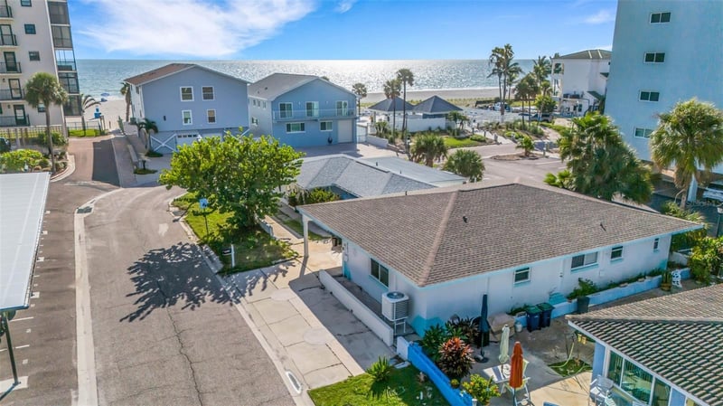18317 Sunset Blvd, Redington Shores, FL 33708