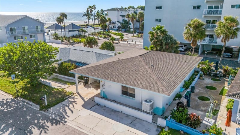 18317 Sunset Blvd, Redington Shores, FL 33708