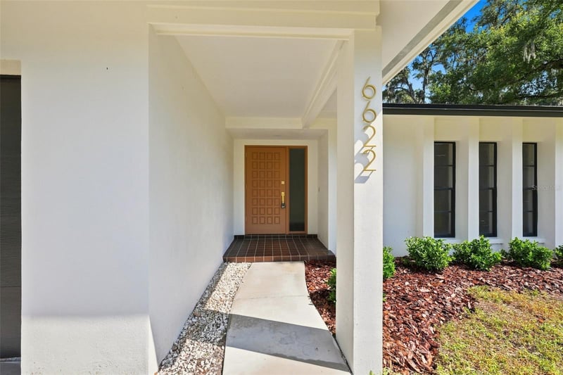 6622 Glencoe Dr, Temple Terrace, FL 33617