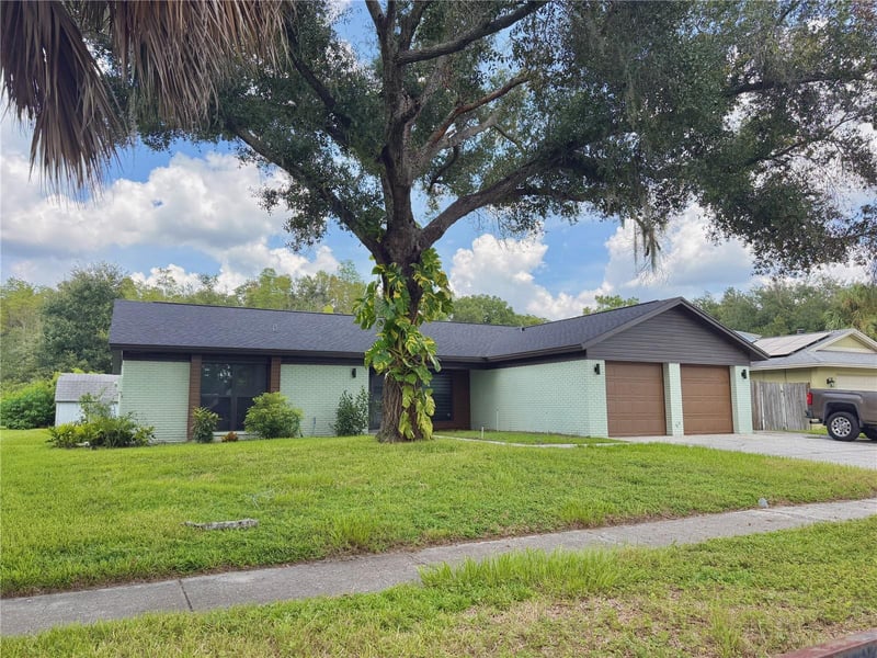 16503 Foothill Dr, Tampa, FL 33624