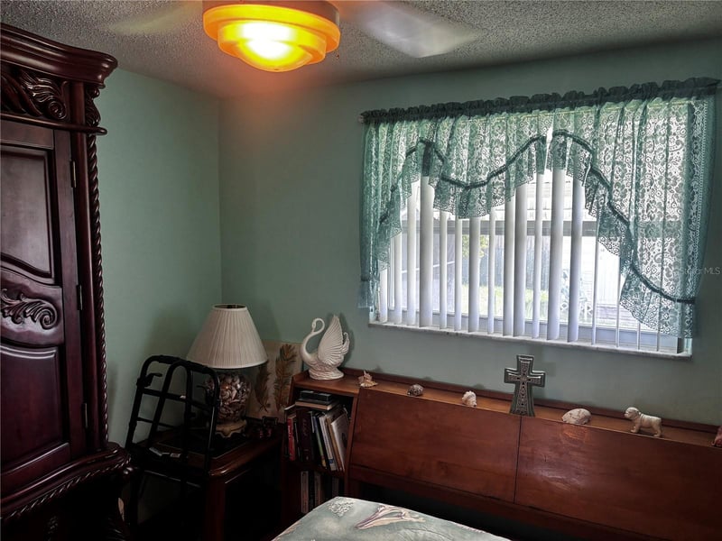9040 Chatam Ln, Port Richey, FL 34668