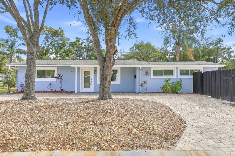 4095 Locust St NE, St Petersburg, FL 33703