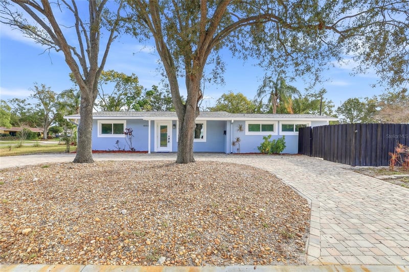 4095 Locust St NE, St Petersburg, FL 33703
