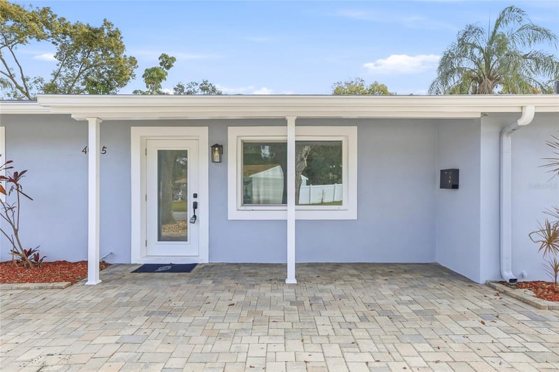 4095 Locust St NE, St Petersburg, FL 33703