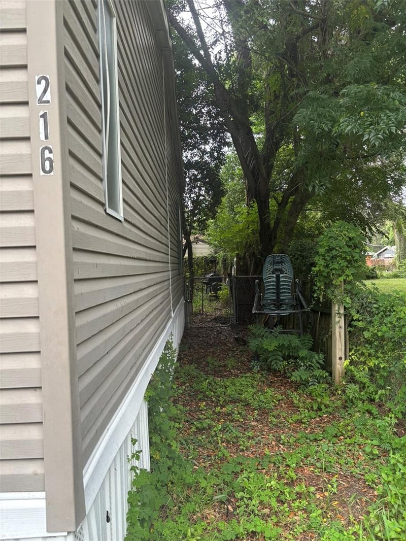 216 W Empire Dr, Brandon, FL 33510