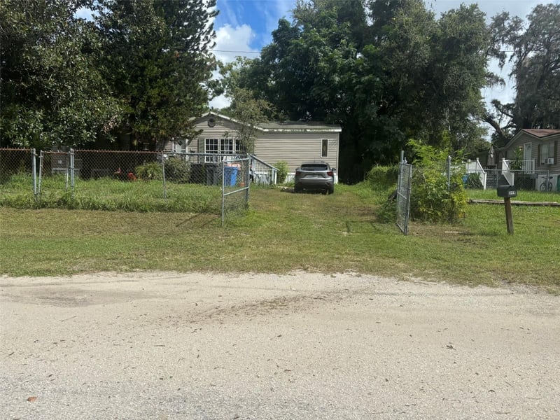 216 W Empire Dr, Brandon, FL 33510