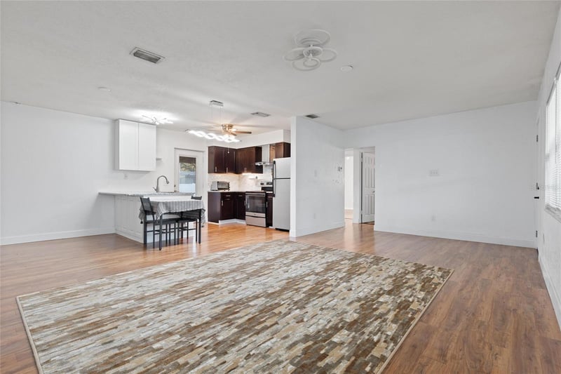10811 Valencia Ter, Seminole, FL 33772