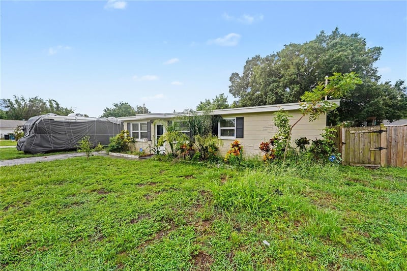 8490 92nd Ter, Seminole, FL 33777