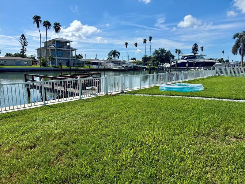 722 Pruitt Dr, Madeira Beach, FL 33708