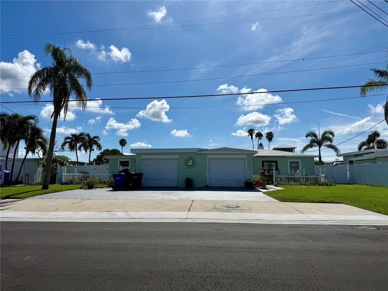 722 Pruitt Dr, Madeira Beach, FL 33708
