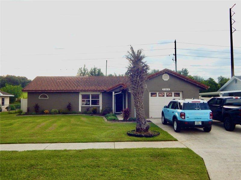 7353 Applegate Dr, Zephyrhills, FL 33540