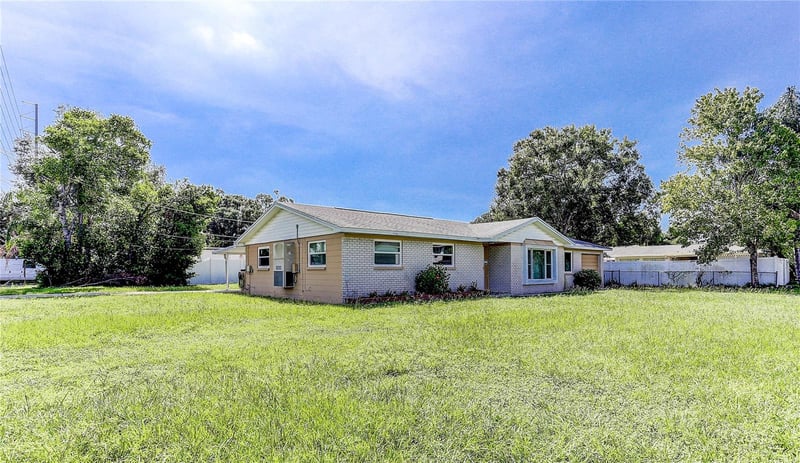 7703 Lakeside Blvd, Tampa, FL 33614