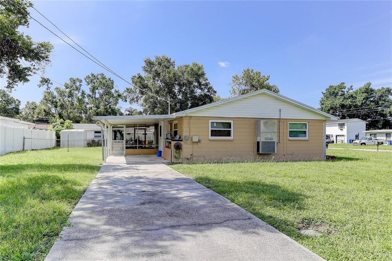 7703 Lakeside Blvd, Tampa, FL 33614