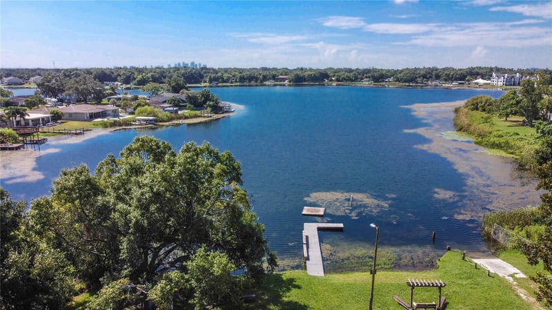 7703 Lakeside Blvd, Tampa, FL 33614