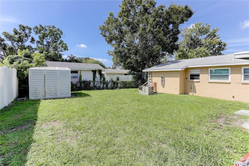 7703 Lakeside Blvd, Tampa, FL 33614
