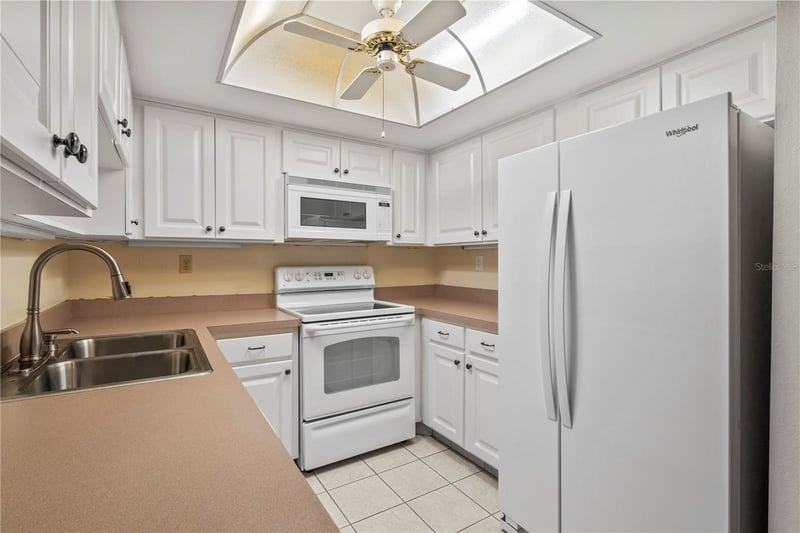 1609 Whitebridge Dr #A, Palm Harbor, FL 34684