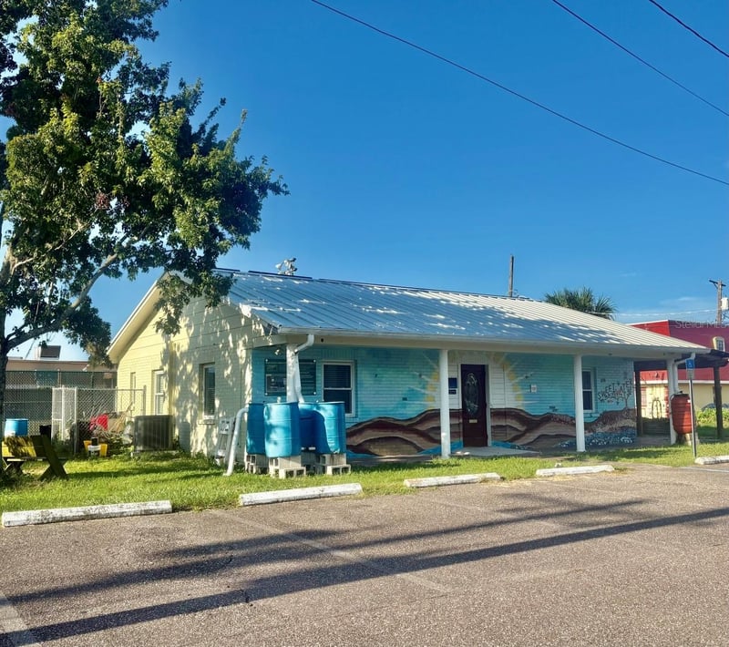 6942 W Comanche Ave W, Tampa, FL 33634