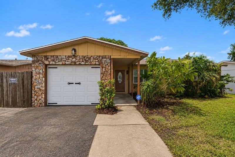 2051 23rd St SW, Largo, FL 33774
