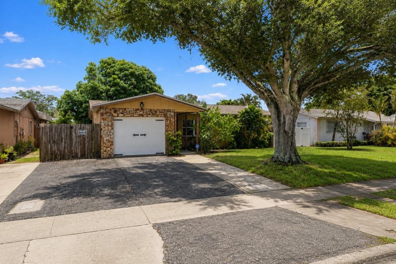 2051 23rd St SW, Largo, FL 33774